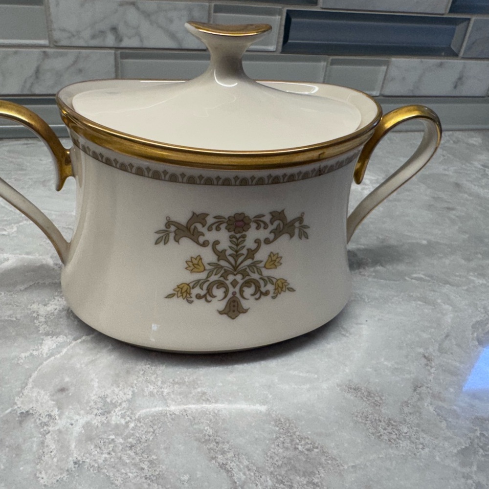 Lenox Castle Garden Bone China Dinnerware SUGAR & CREAMER SET Floral Gold Trim - Picture 4 of 9